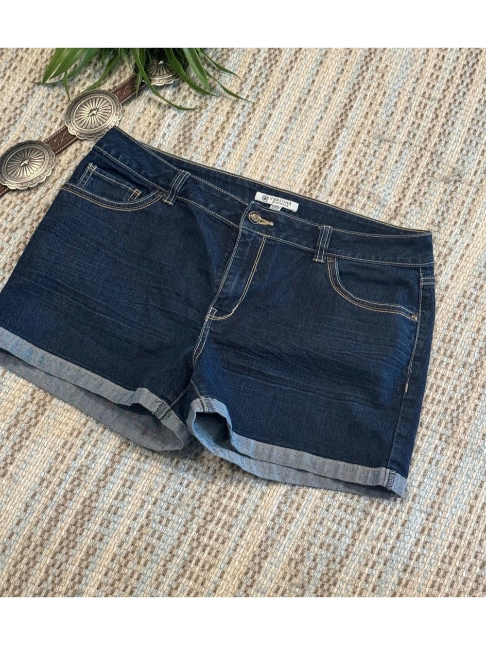 Versona Women's Plus Size 16  Denim Shorts